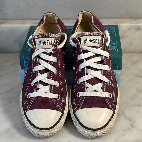 Converse Chuck Taylor All-Star Sneakers Size 2.5 Unisex - Picture 2 of 8